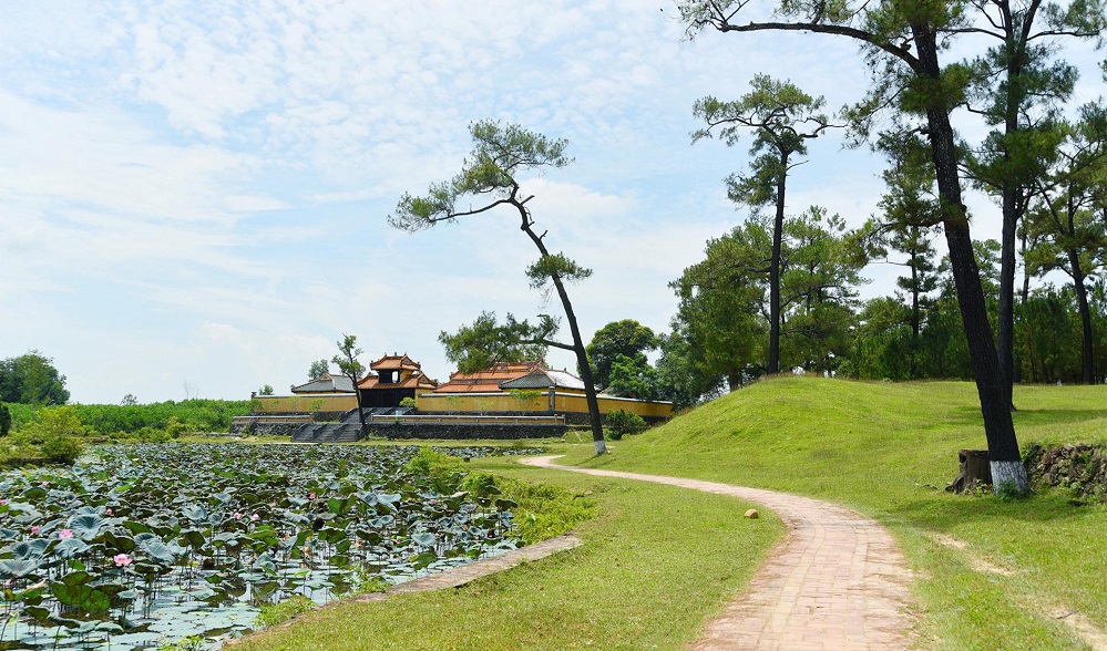 Lăng Hoàng Đế Gia Long, Huế