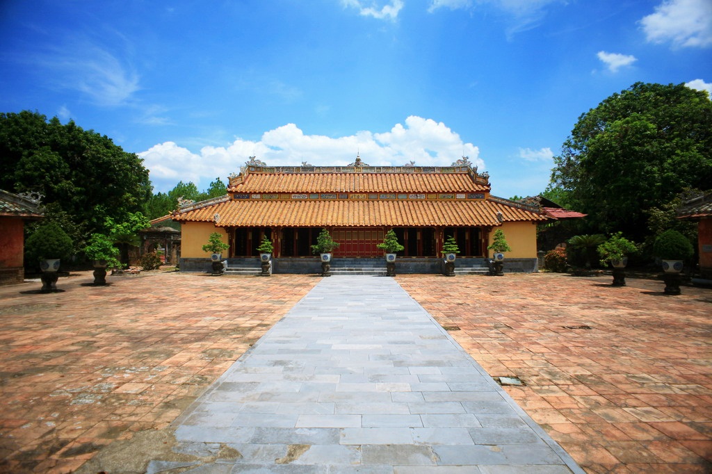 Lăng Thiệu Trị, Huế