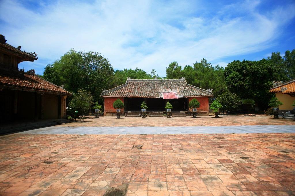 Lăng Thiệu Trị, Huế