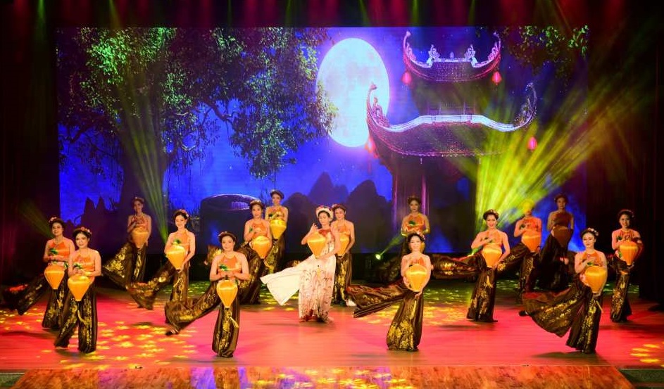 Trình diễn Áo dài show, Đà Nẵng