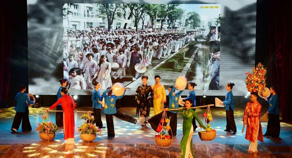 Trình diễn Áo dài show, Đà Nẵng
