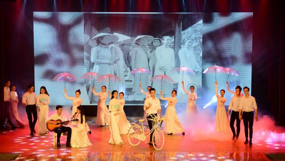 Trình diễn Áo dài show, Đà Nẵng
