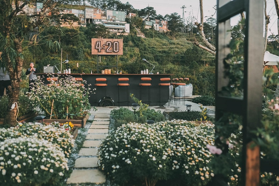 4:20 Sunset cocktail bar Đà Lạt