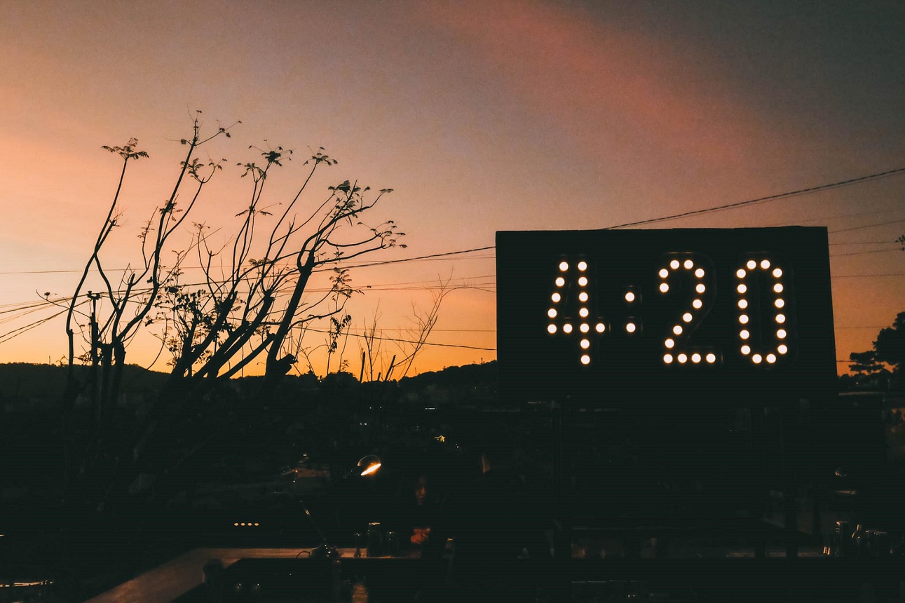 4:20 Sunset cocktail bar Đà Lạt