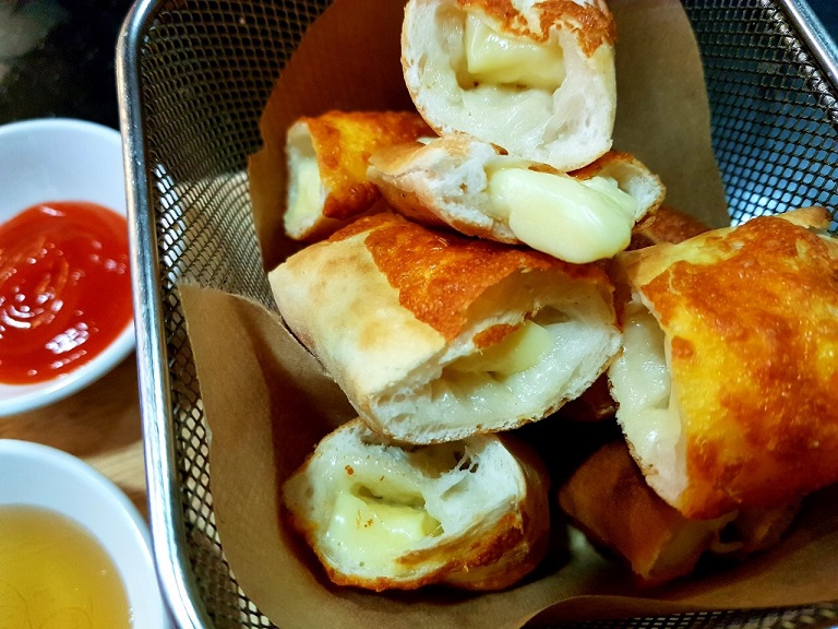 Đặt chỗ tại Banana Pizza Đà Lạt