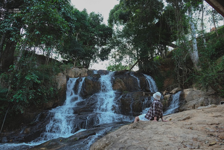 Tour cắm trại bên thác nước tại Đà Lạt