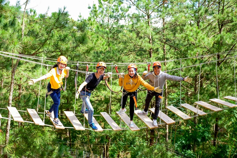 Combo vé Đi bộ trên không và tham quan Thung lũng tình yêu Đà Lạt
