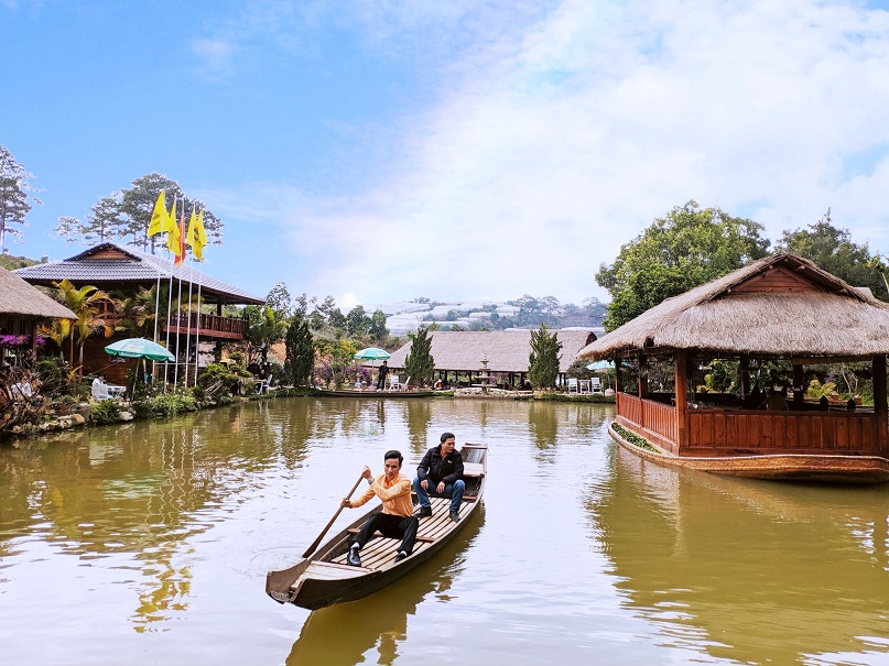 Nhà hàng Hồ Thủy Quái, Đà Lạt