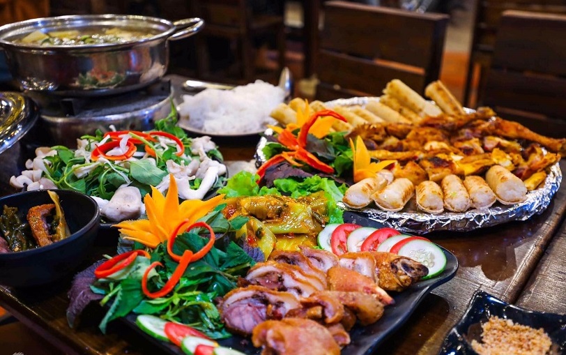 Lẩu nướng, cơm Lam KHÉT 2, Đà Lạt