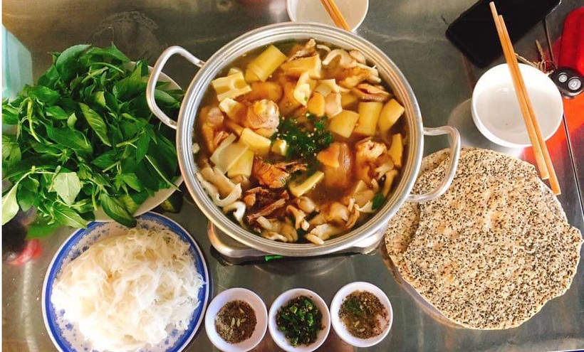 Lẩu gà lá é đường 3/4 Đà Lạt- Quán Tao Ngộ