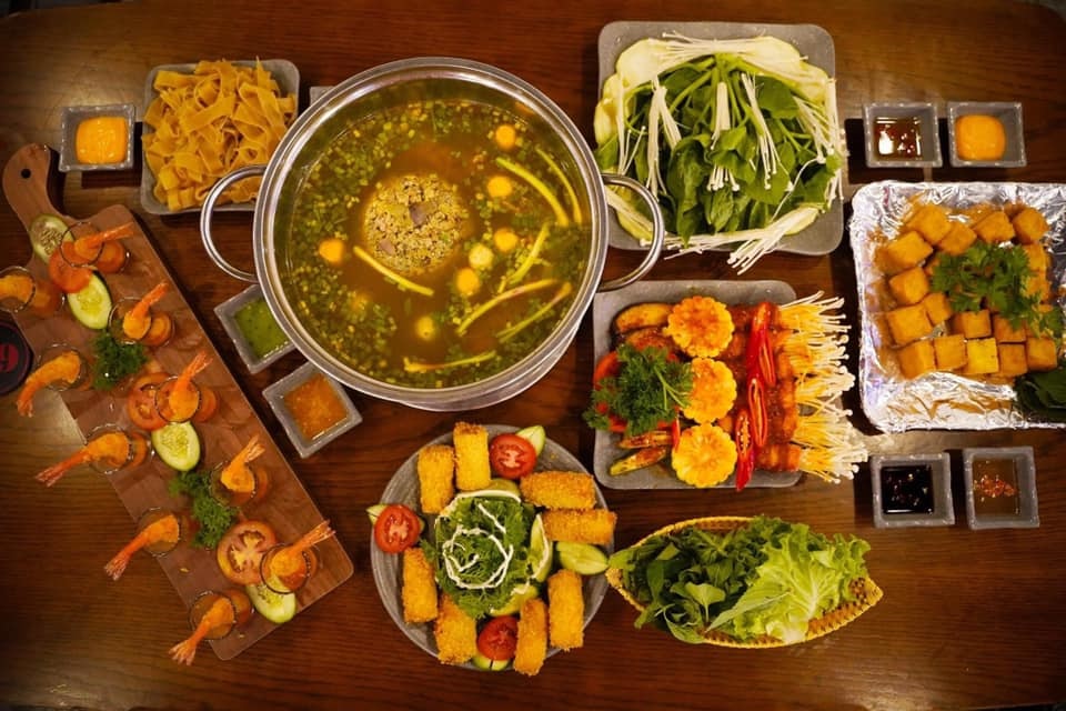 Đặt chỗ tại lẩu nướng Lã Bố