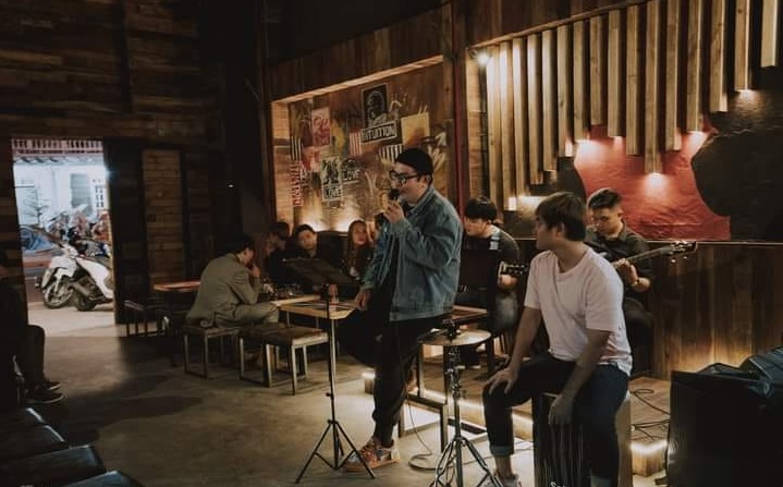Đặt chỗ tại Rumors Night Pub Đà Lạt