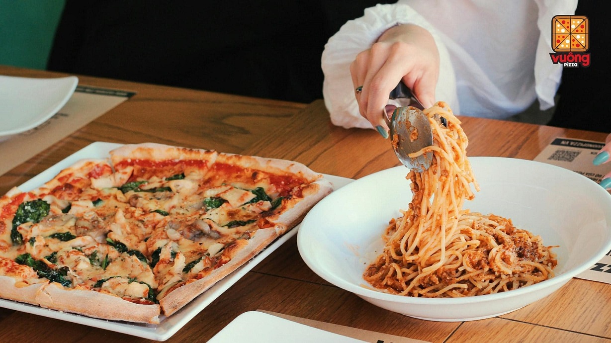 Đặt chỗ tại Vuông Pizza Đà Lạt