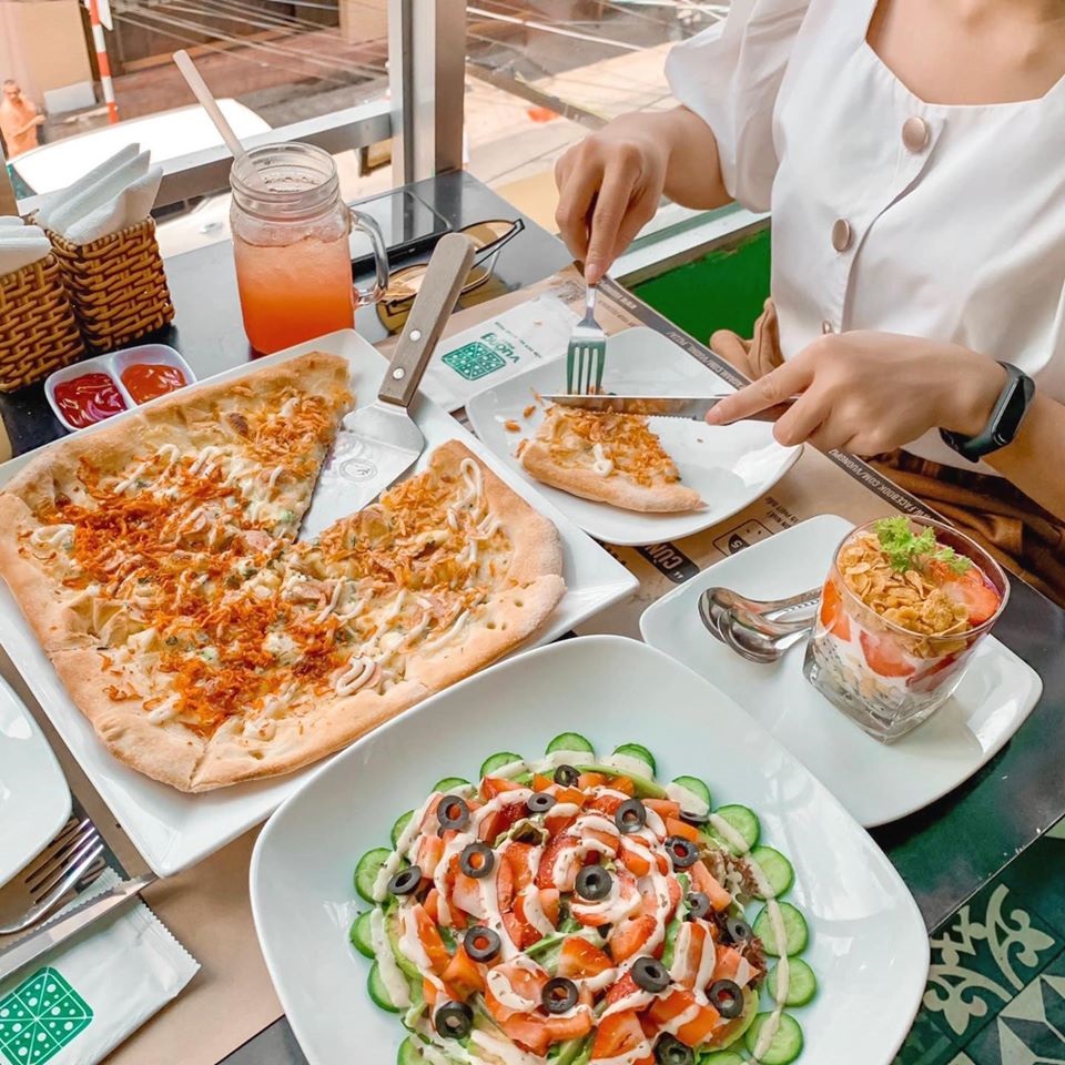 Đặt chỗ tại Vuông Pizza Đà Lạt