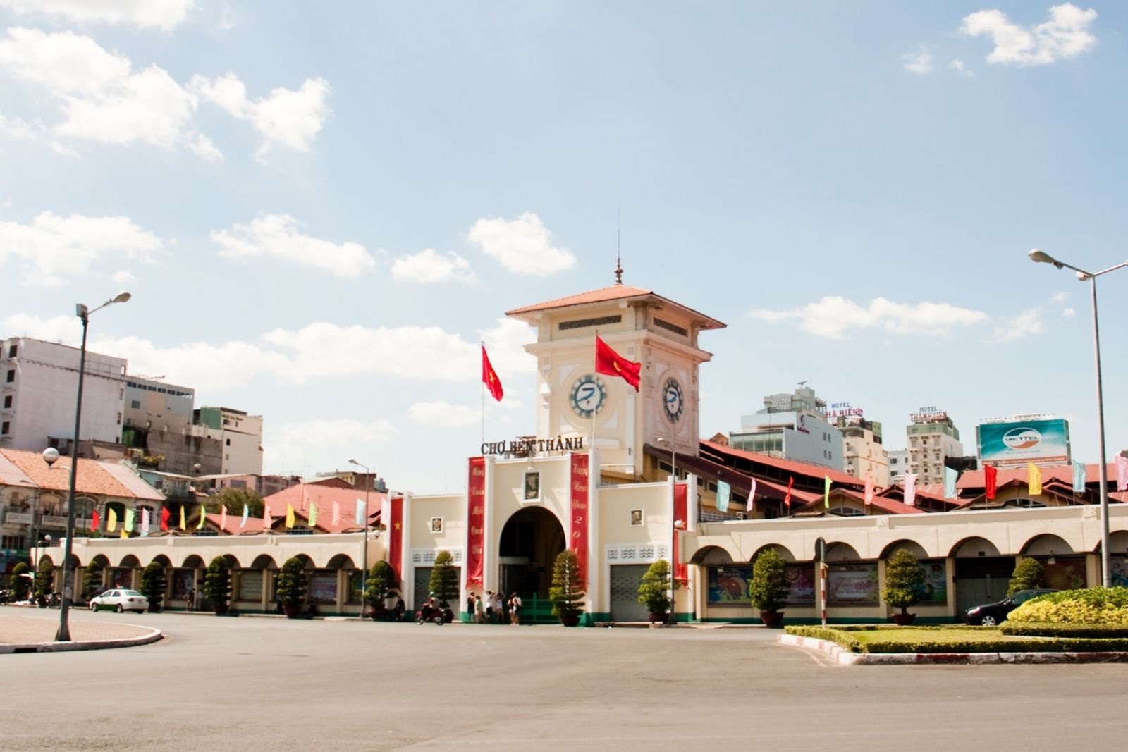 Đặt vé máy bay giá rẻ đến Hồ Chí Minh
