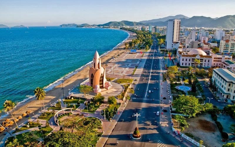 Đặt vé máy bay giá rẻ đến Cam Ranh