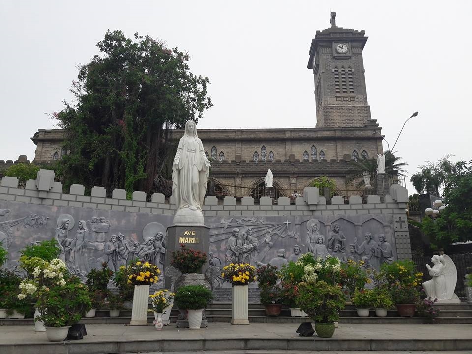 Nhà Thờ Đá (Núi), Nha Trang 