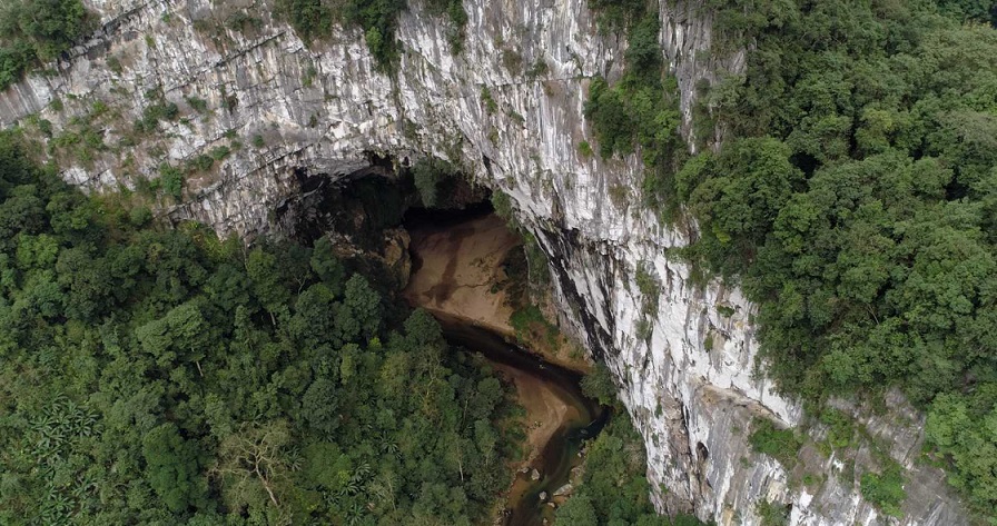 Hang Én, Quảng Bình