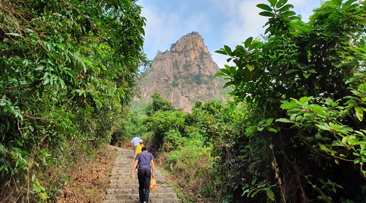 Núi Thần Đinh, Quảng Bình