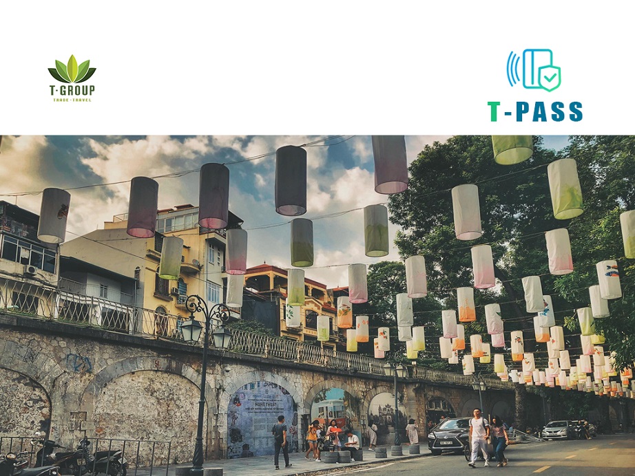 Tham quan Phố bích họa Phùng Hưng