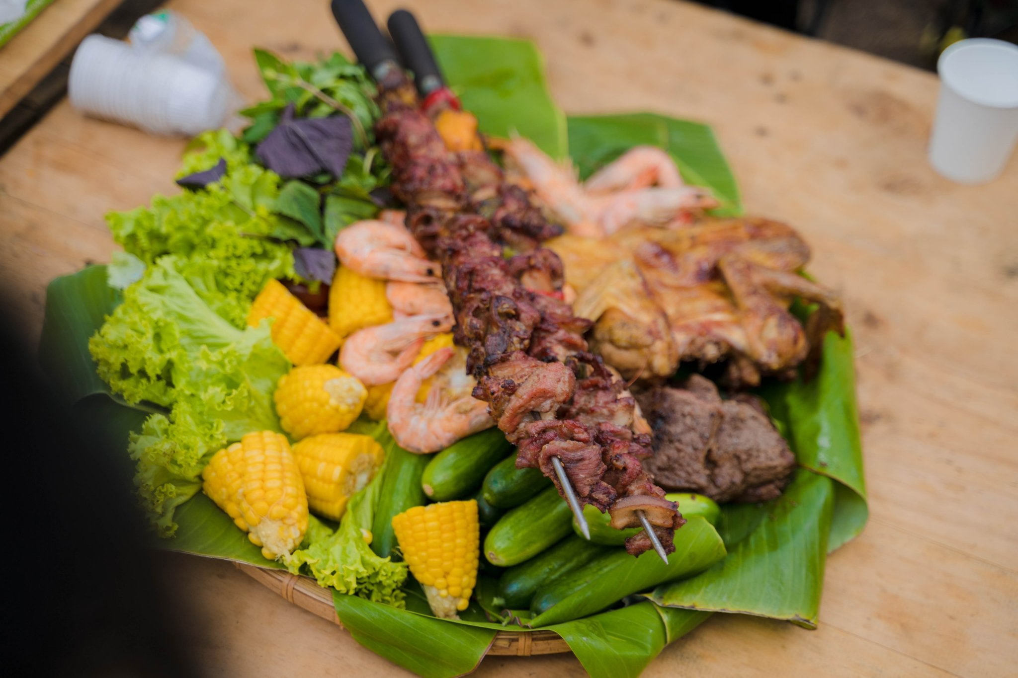 Chèo SUP và tiệc nướng BBQ trên Hồ Tuyền Lâm
