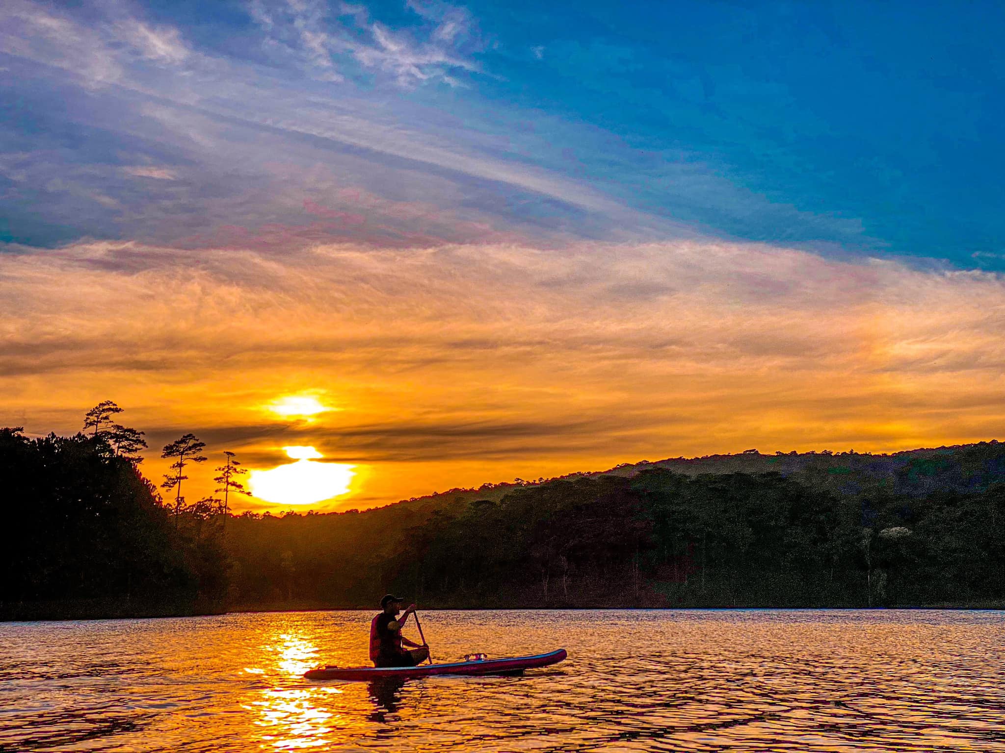 Chèo SUP và Kayak Thung lũng tình yêu 