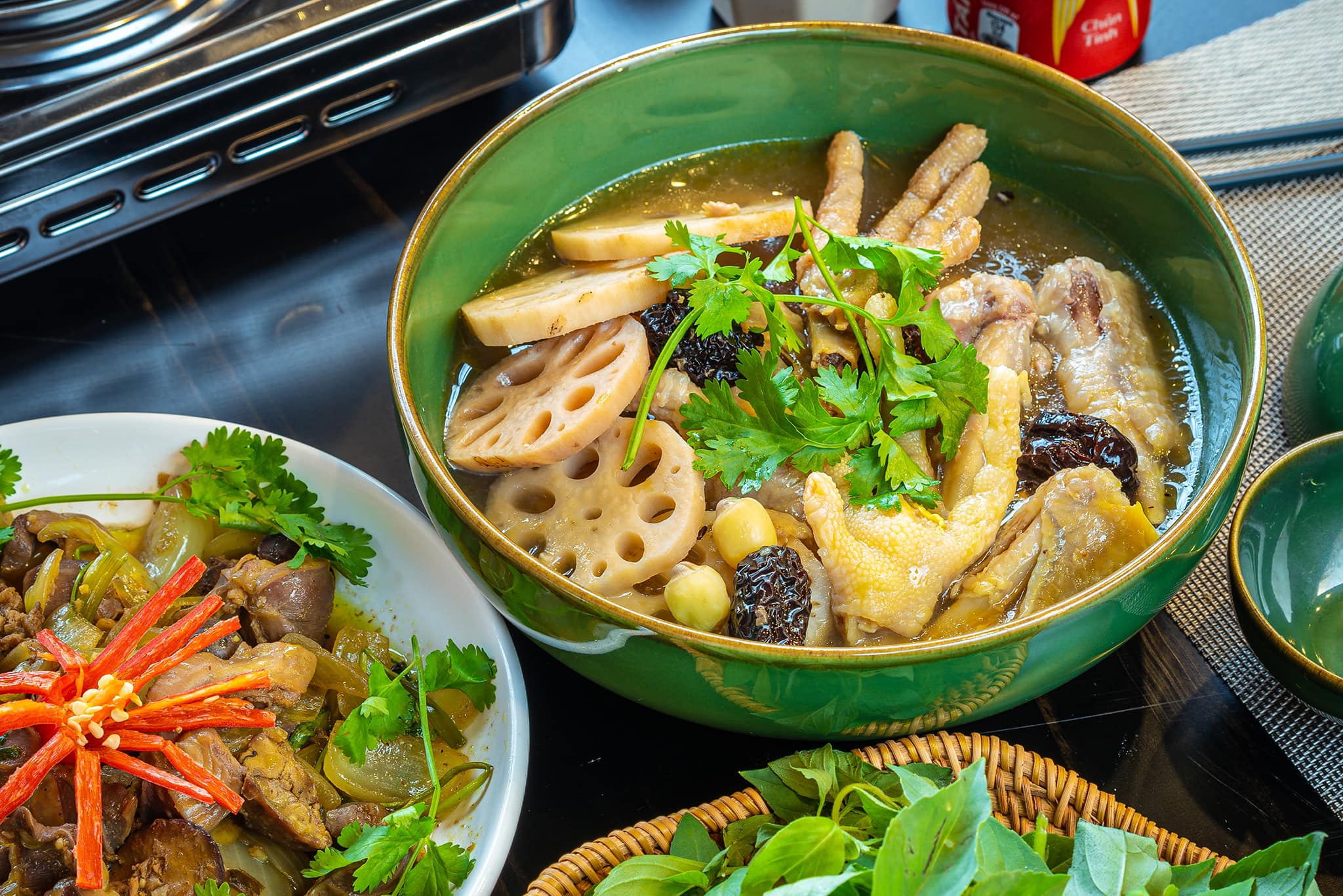  Lẩu gà lá é ò ó o 
