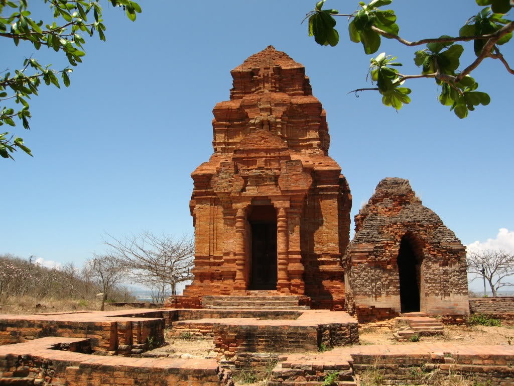 Tour 1 ngày Hải đăng Kê Gà và Núi Tà Cú từ Mũi Né