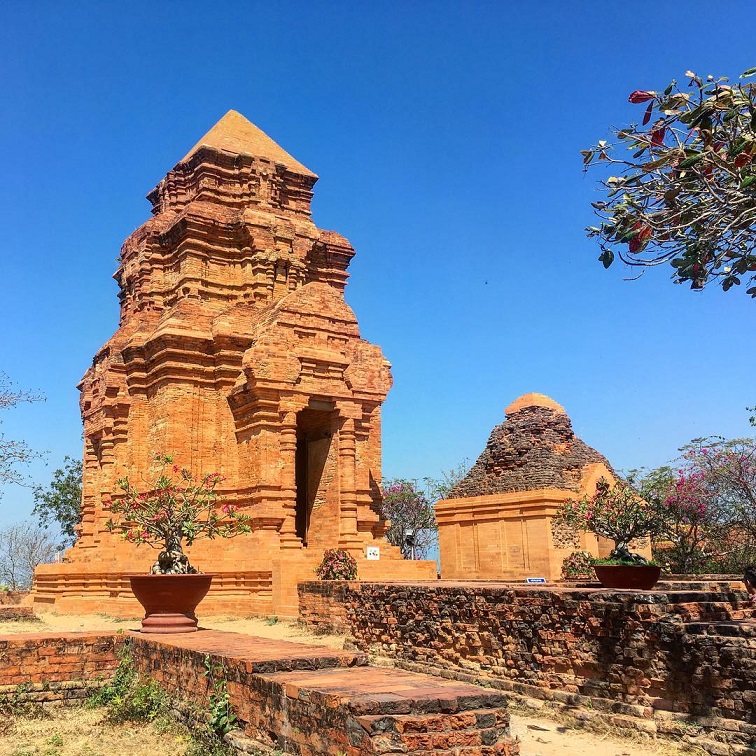 Tour 1 ngày Hải đăng Kê Gà và Núi Tà Cú từ Mũi Né