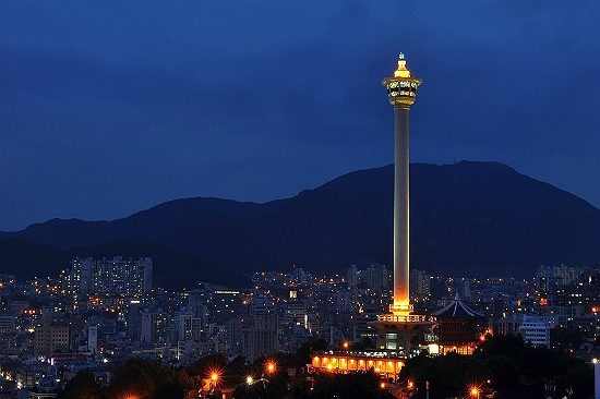 Khám phá đêm Busan - Ghé thăm Hwangnyeong, đảo Dongbaek, trung tâm chiếu phim Busan