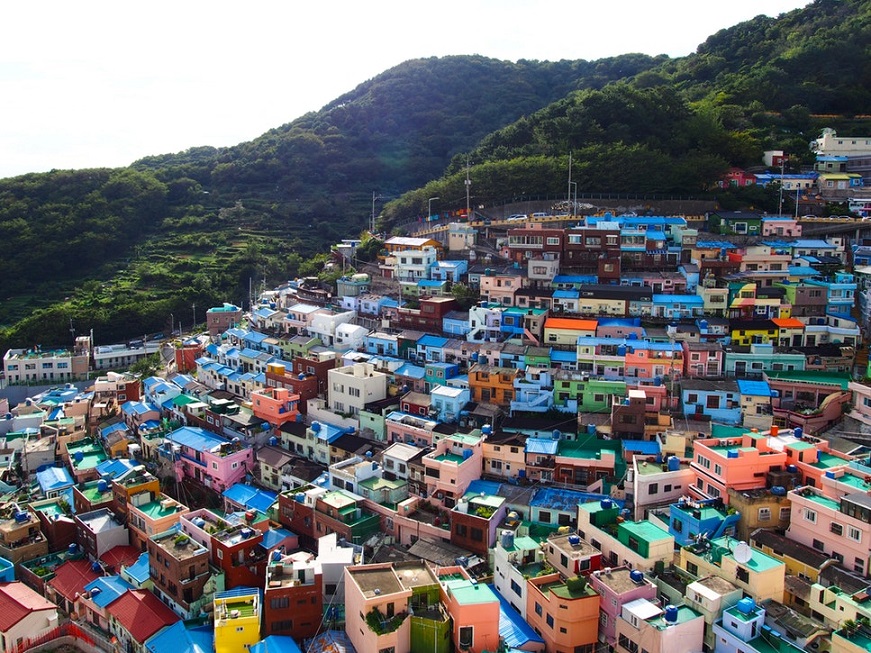 Khám phá làng tranh tường Gadeokdo Jeonggeo ở Busan