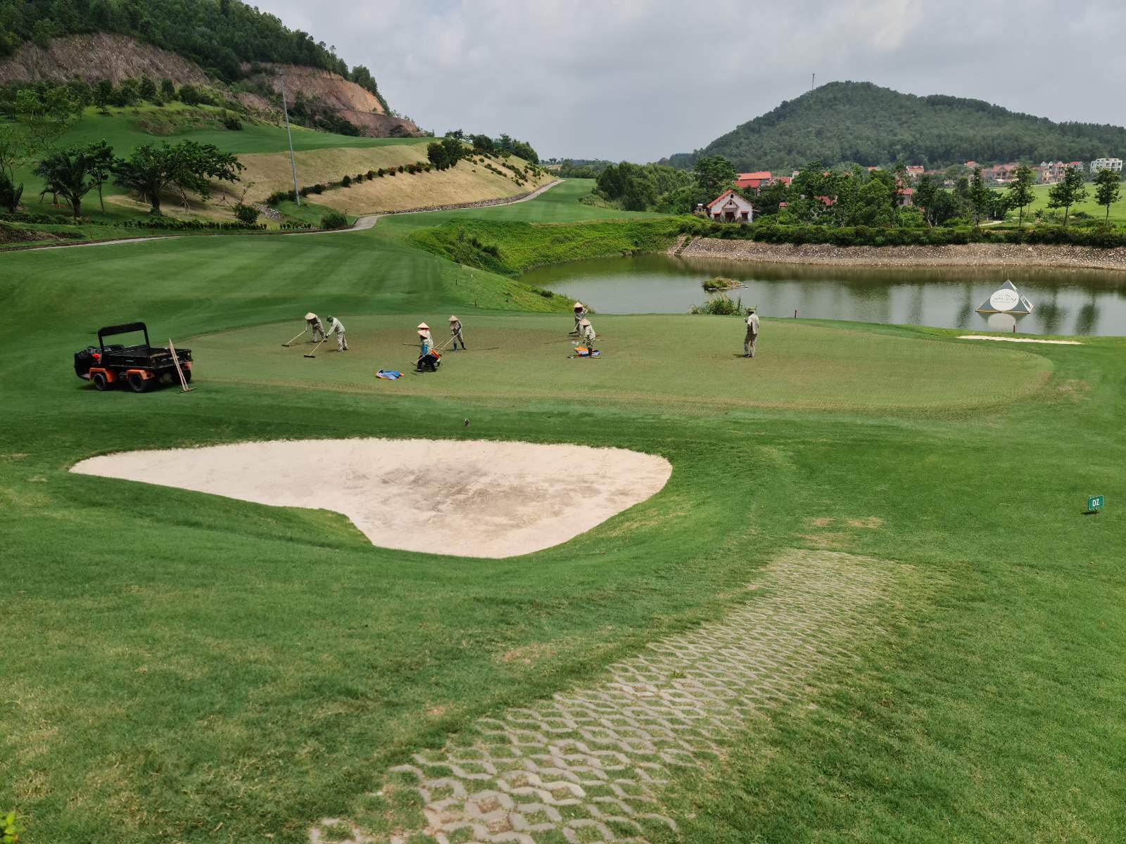 Amber Hills Golf & Resort (Yên Dũng)