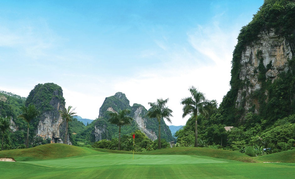 Sân golf Phoenix Lương Sơn