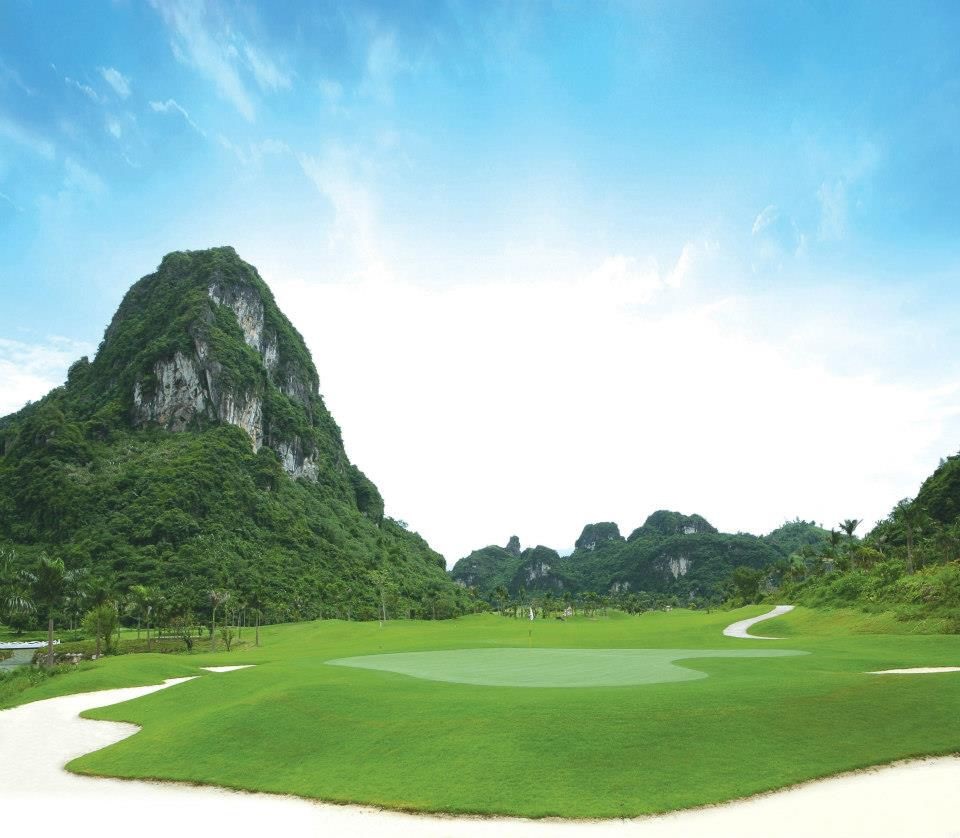 Sân golf Phoenix Lương Sơn