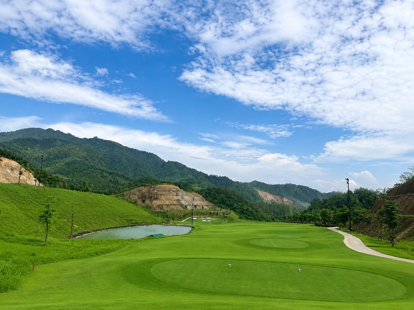 Sân Golf Montana