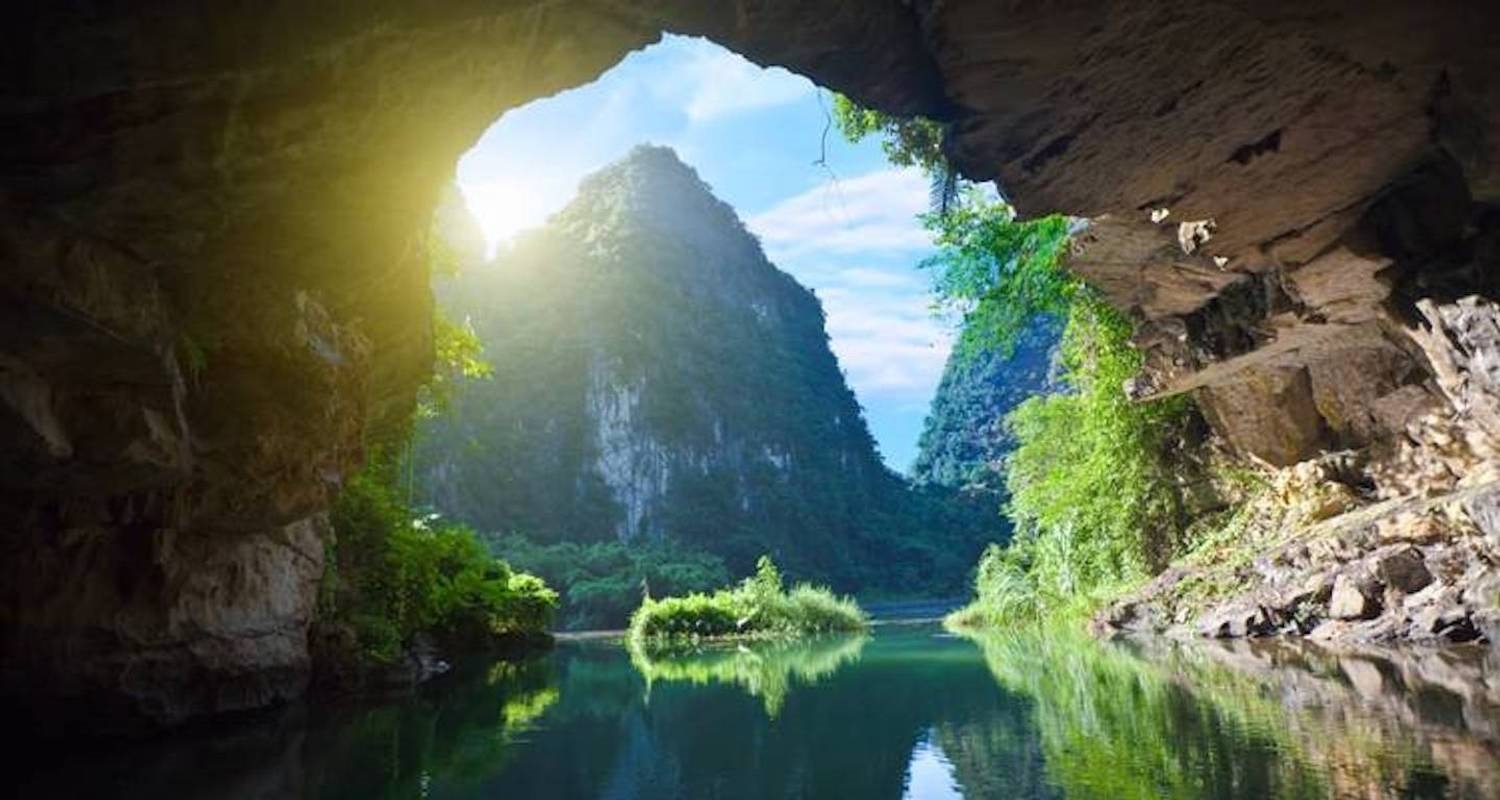 Tour trong ngày khám phá Động Phong Nha - Suối Nước Moọc