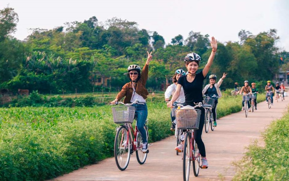 Tour ngồi thuyền trên sông Son, Phong Nha