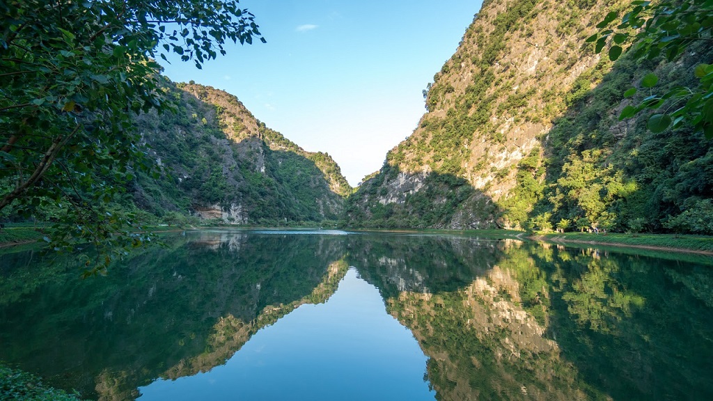 Tour Tuyệt tình cốc, Hang Múa, Tam Cốc, Đạp xe và Bơi Lội tại Ninh Bình