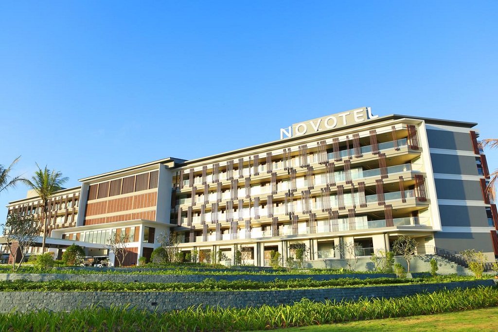 Đón hè rực rỡ tại NOVOTEL Hotel & Resort Phú Quốc (3N2Đ)