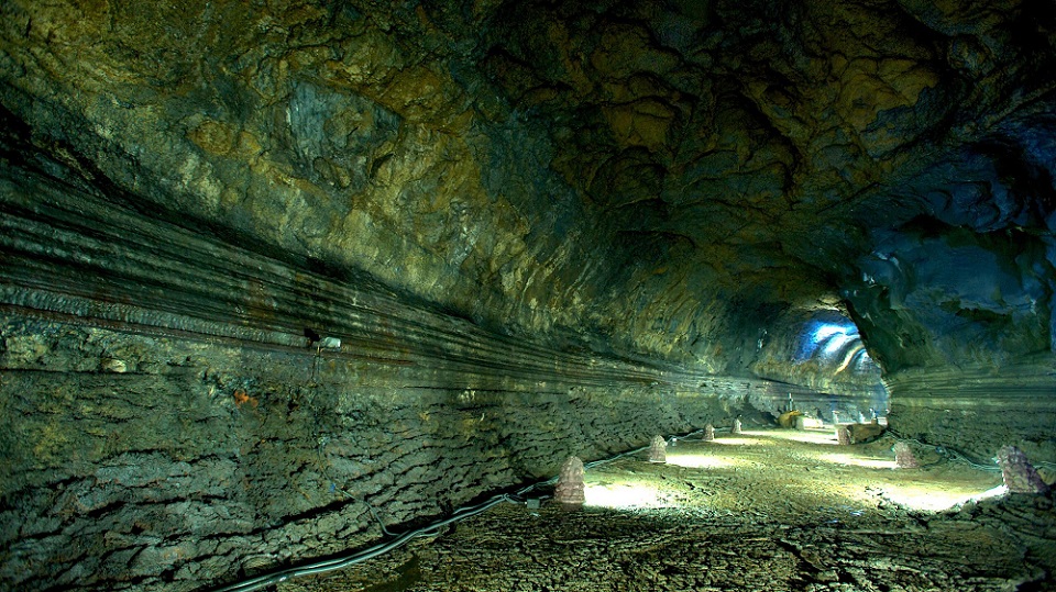 Hang động Dung nham Manjanggul, Jeju