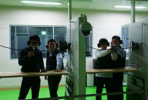 Vé trải nghiệm bắn súng thật tại Jeju Shooting Range