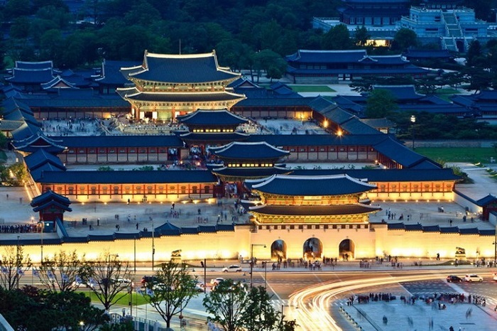 Tour đêm khám phá Changgyeong-gung, Chùa Jogyesa, Tháp N Seoul và ẩm thực chợ Gwangjang