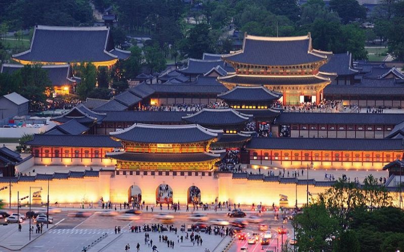 Tour đêm khám phá Changgyeong-gung, Chùa Jogyesa, Tháp N Seoul và ẩm thực chợ Gwangjang