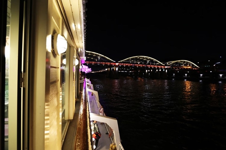 Trải nghiệm du thuyền trên sông Hàn, Seoul
