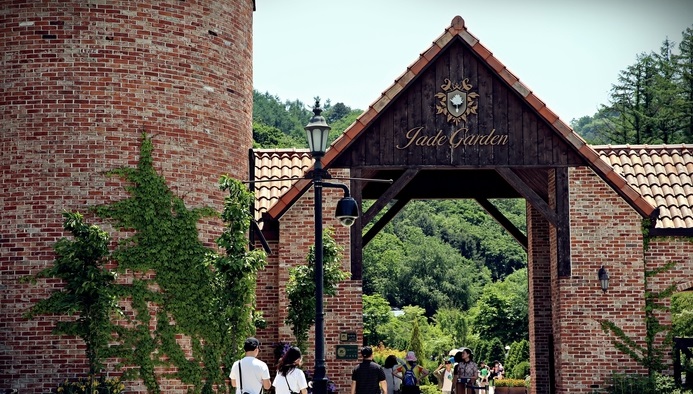 Thưởng thức khung cảnh Chuncheon tại Gubongsan Café Street, thăm Alpaca World và Jade Garden
