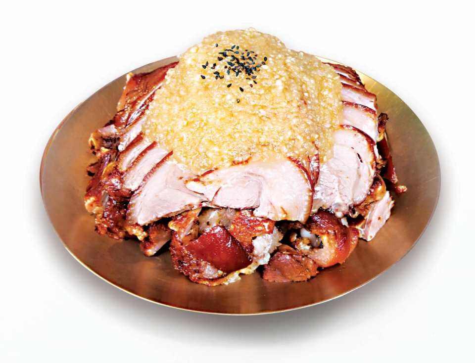 Nhà hàng chân giò lợn Myth Jokbal, Myeongdong, Seoul