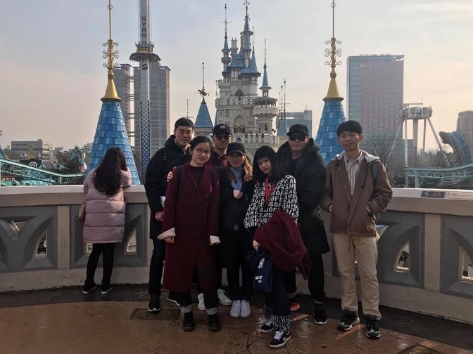 Combo vé tham quan Công viên giải trí Seoul Lotte World và trải nghiệm mặc đồng phục học sinh Hàn Quốc
