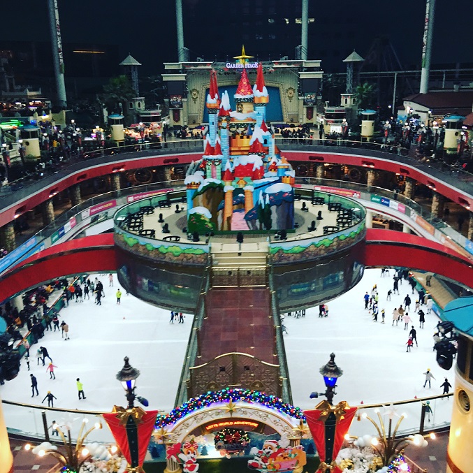 Combo vé tham quan Công viên giải trí Seoul Lotte World và trải nghiệm mặc đồng phục học sinh Hàn Quốc