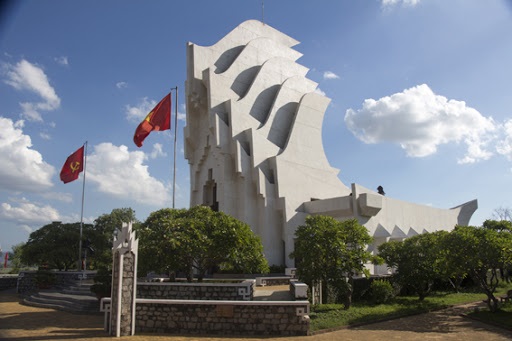 Đài Tưởng Niệm Núi Nhạn, Phú Yên