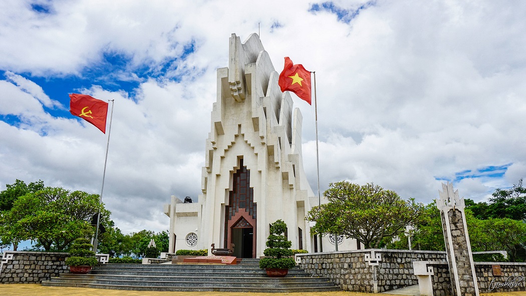 Đài Tưởng Niệm Núi Nhạn, Phú Yên